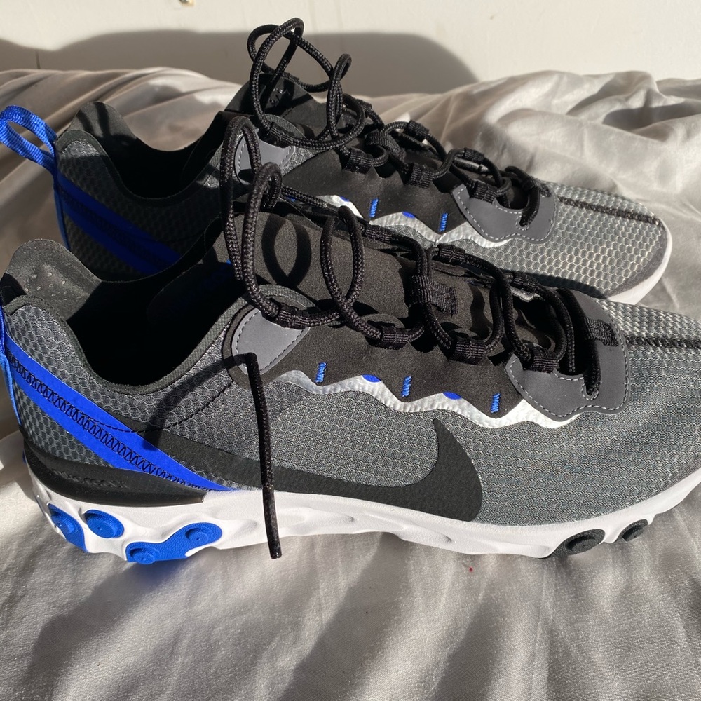 Men Nike Reacts